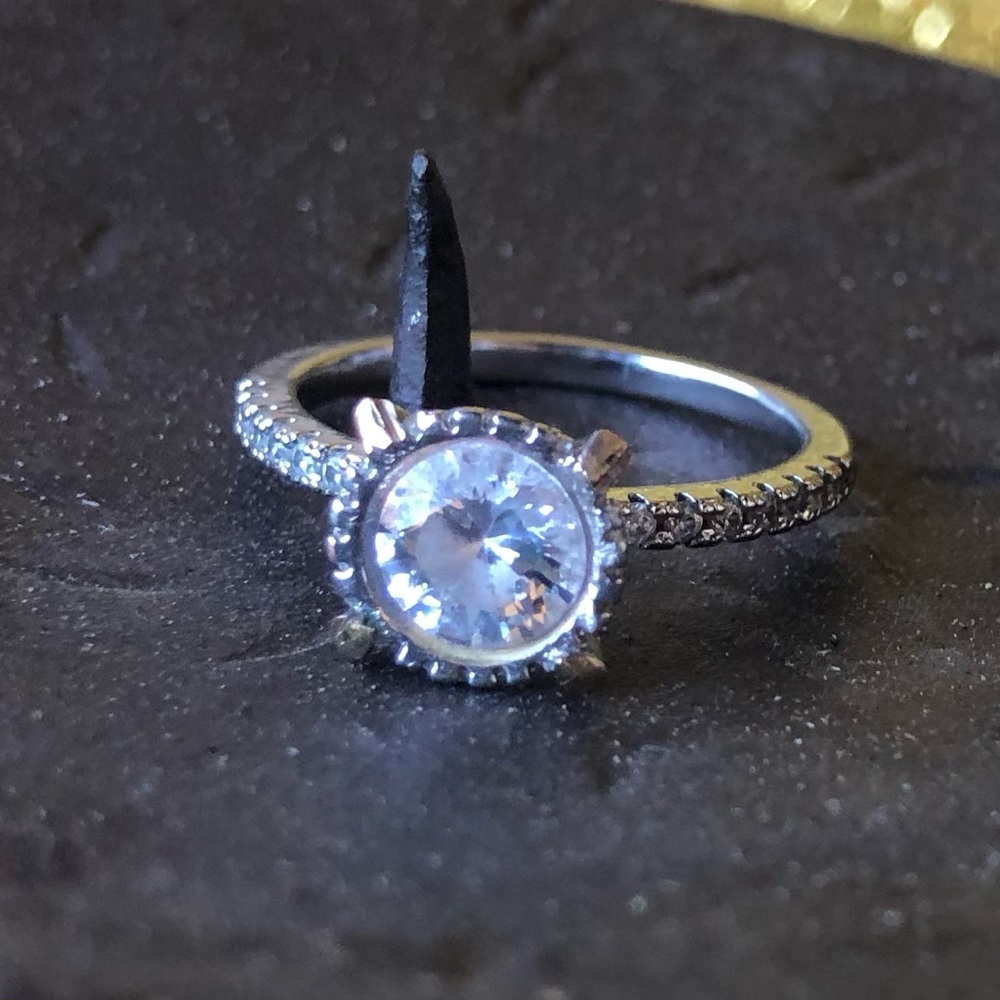 Dazzling Silver Ring with Clear Gemstone